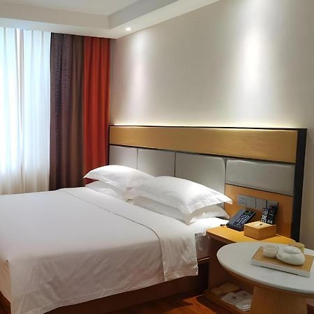 Greentree Inn Geermu Walking Street Business Hotel Golmud Exterior foto