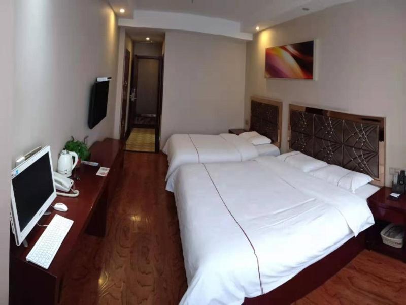 Greentree Inn Geermu Walking Street Business Hotel Golmud Exterior foto