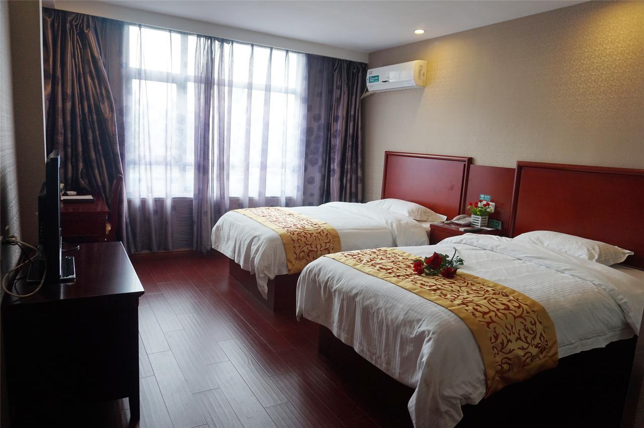 Greentree Inn Geermu Walking Street Business Hotel Golmud Exterior foto